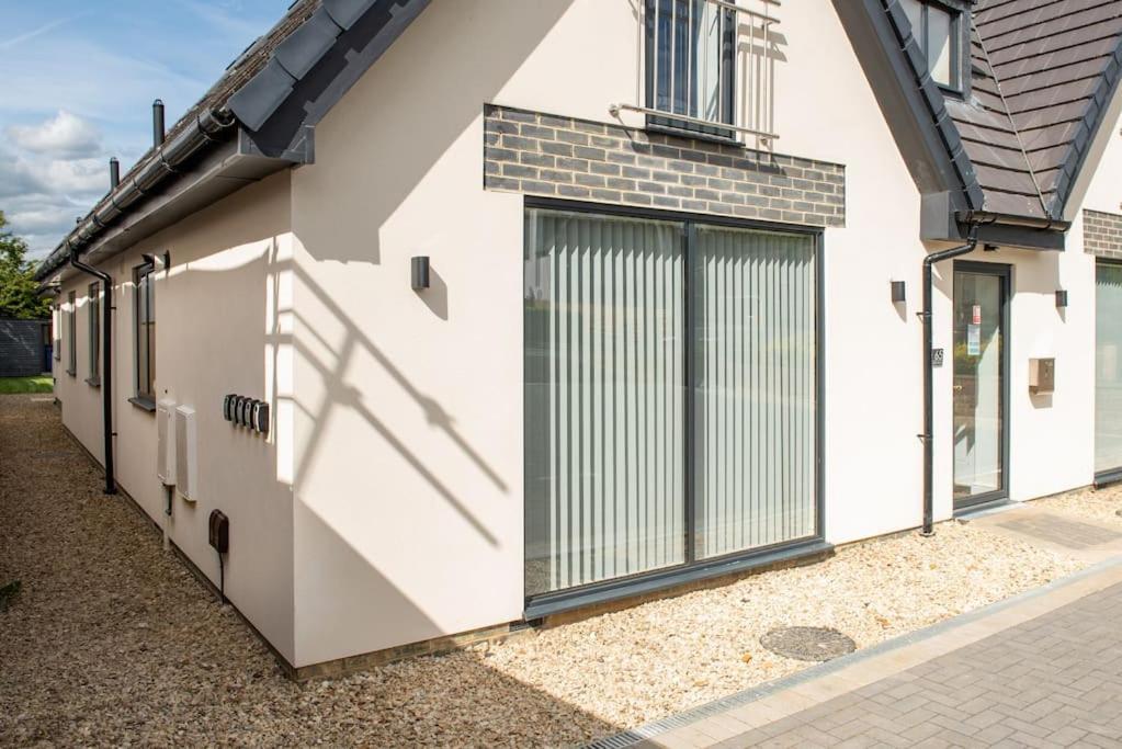 Maisy Lodge - Two Bed Lux Flat - Parking, Netflix, Wifi - Close To Blenheim Palace & Oxford - F2 Kidlington Exteriér fotografie