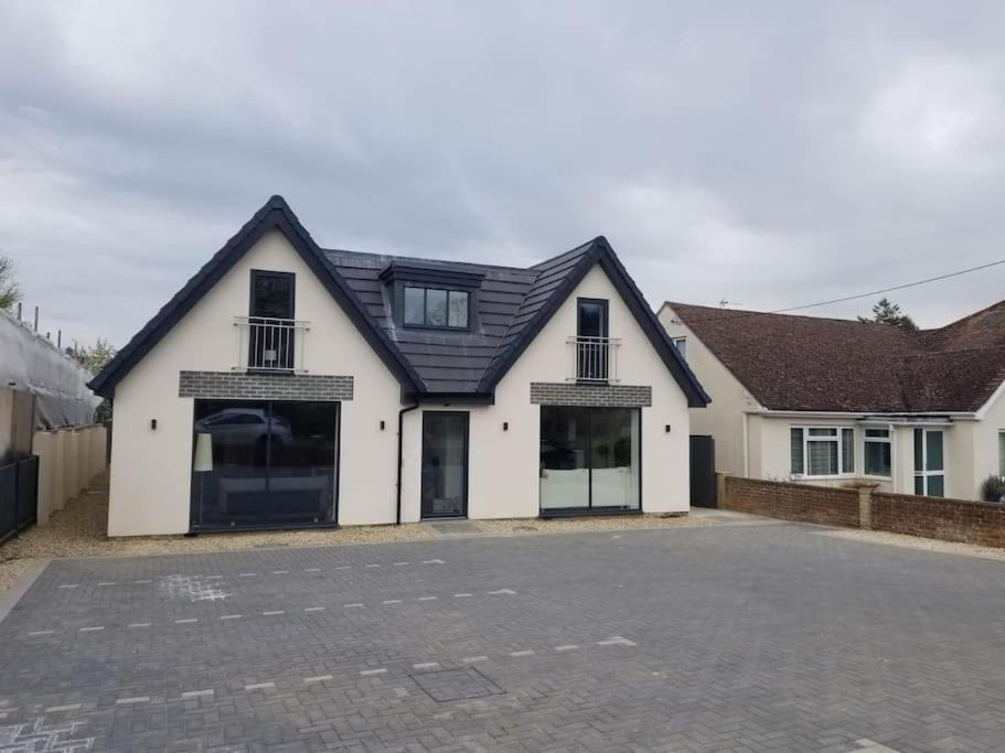 Maisy Lodge - Two Bed Lux Flat - Parking, Netflix, Wifi - Close To Blenheim Palace & Oxford - F2 Kidlington Exteriér fotografie